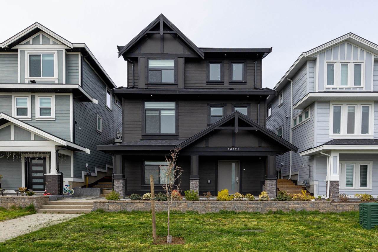 16729 16 Avenue - Photo 1