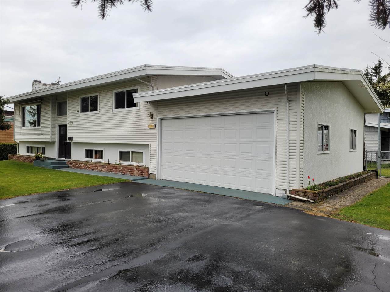 2449 Adelaide Street - Photo 1