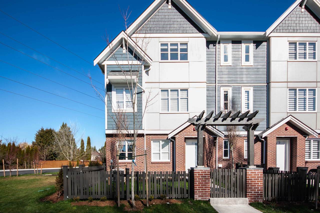 5377 8A Avenue - Photo 1