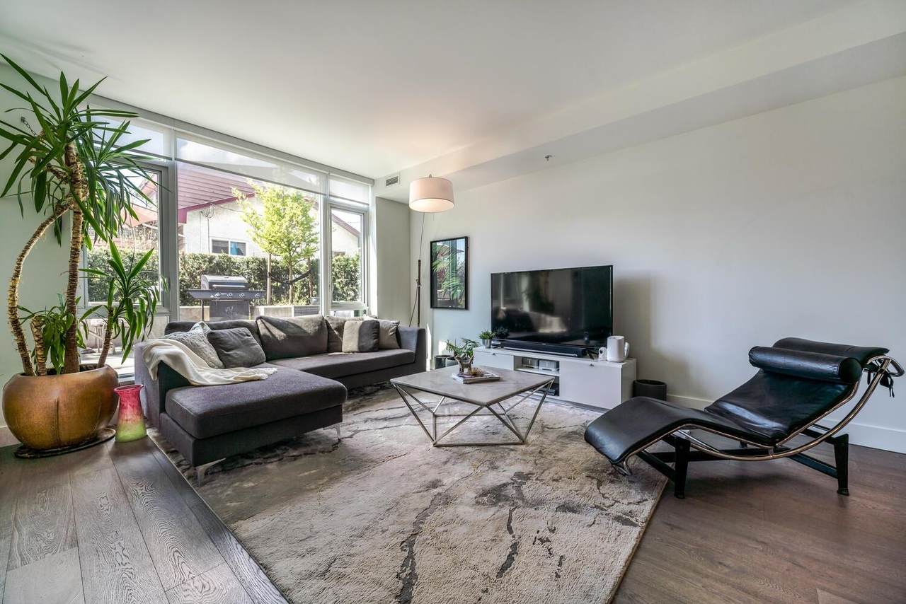 2112 47TH Avenue - Photo 1