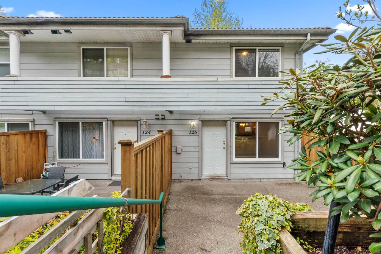 126 Shoreline Circle - Photo 1