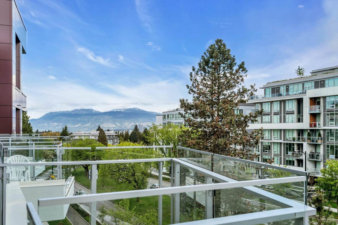 5033 Cambie Street - Photo 1