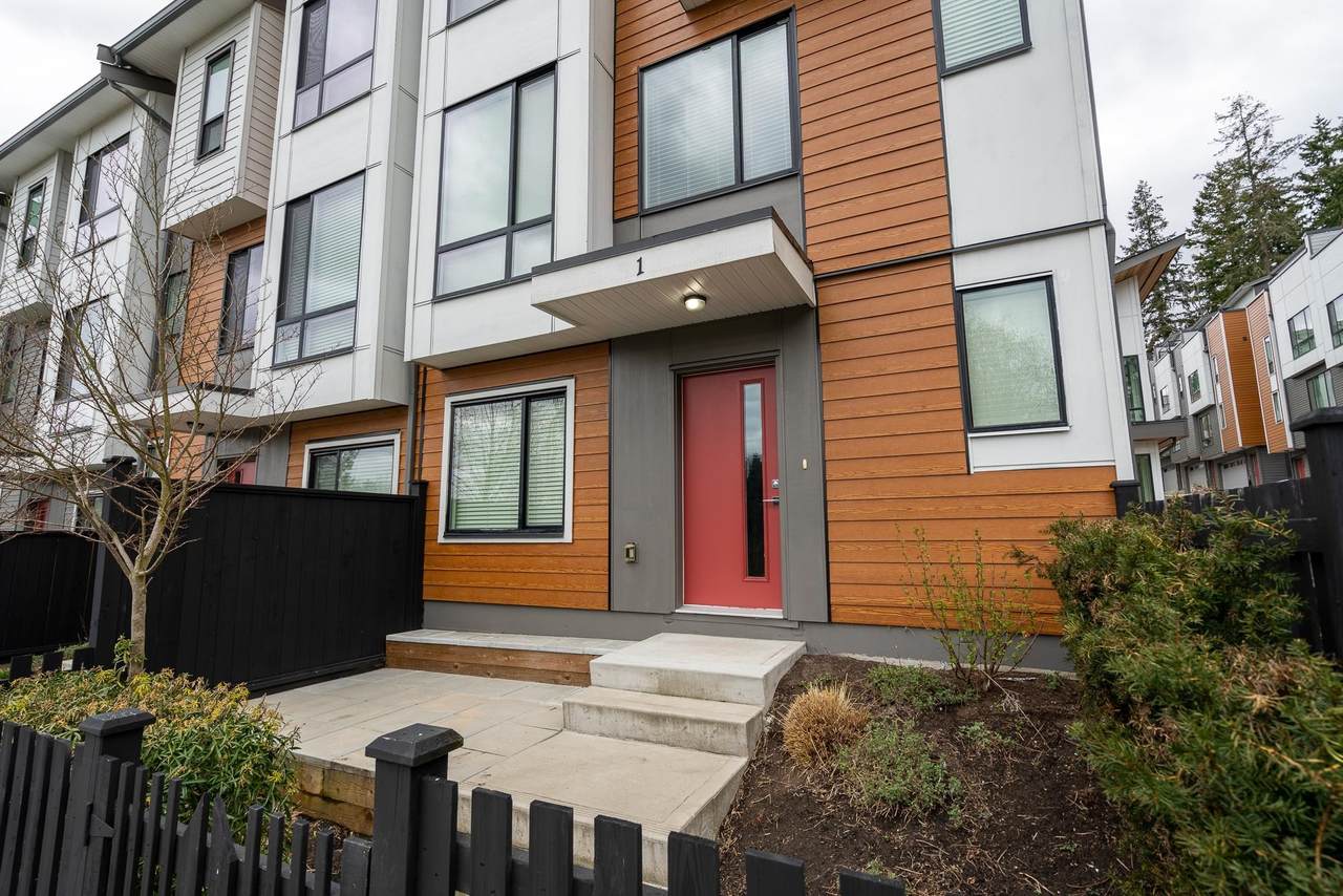 16433 19 Avenue - Photo 1