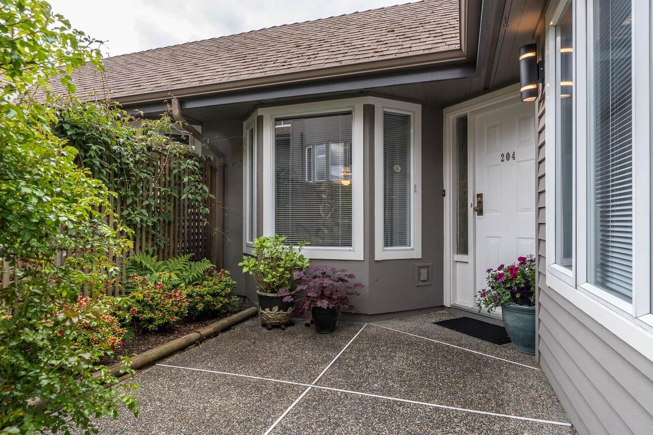 250 11TH Street - Photo 1