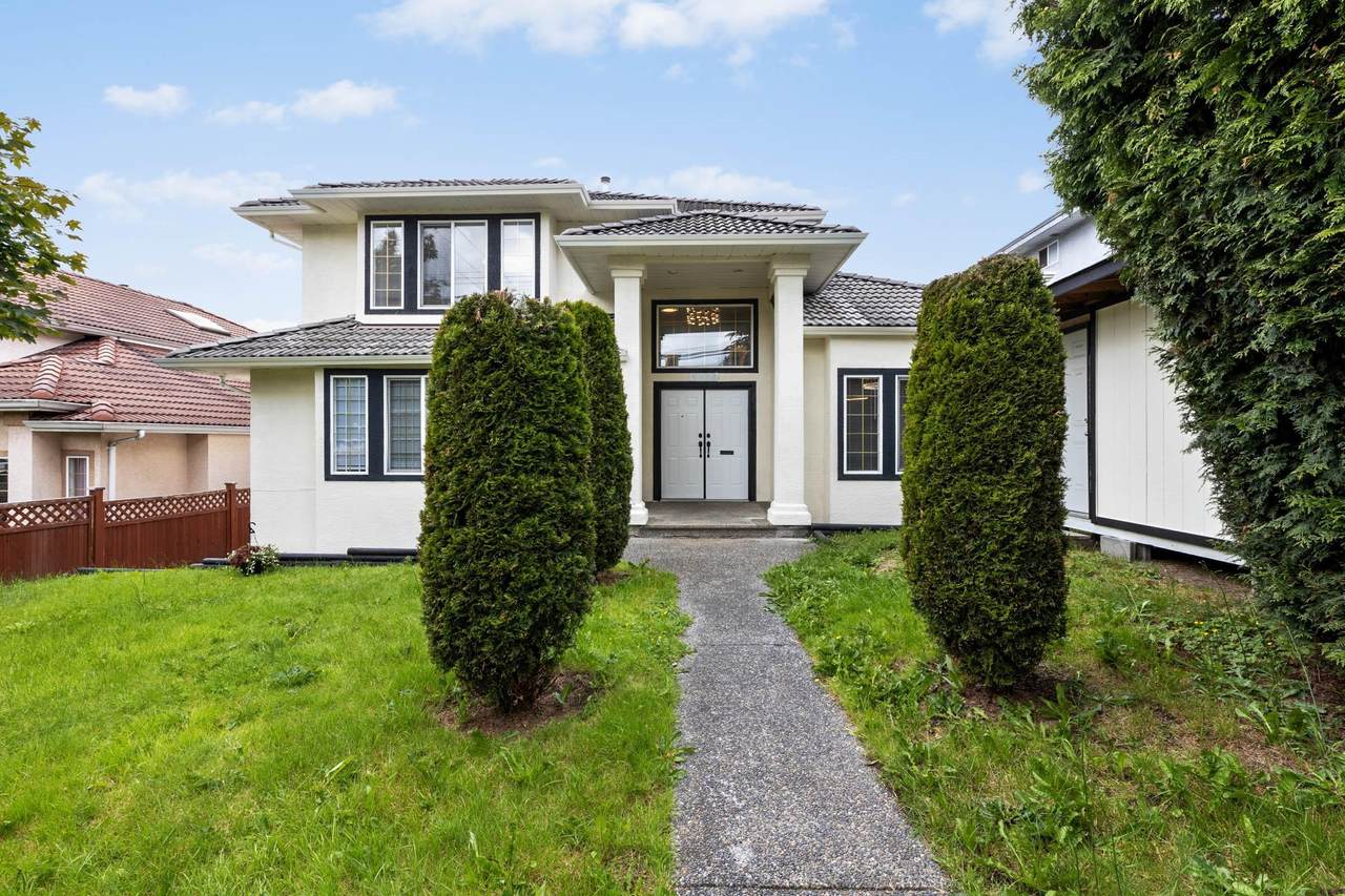 8213 152 Street - Photo 1