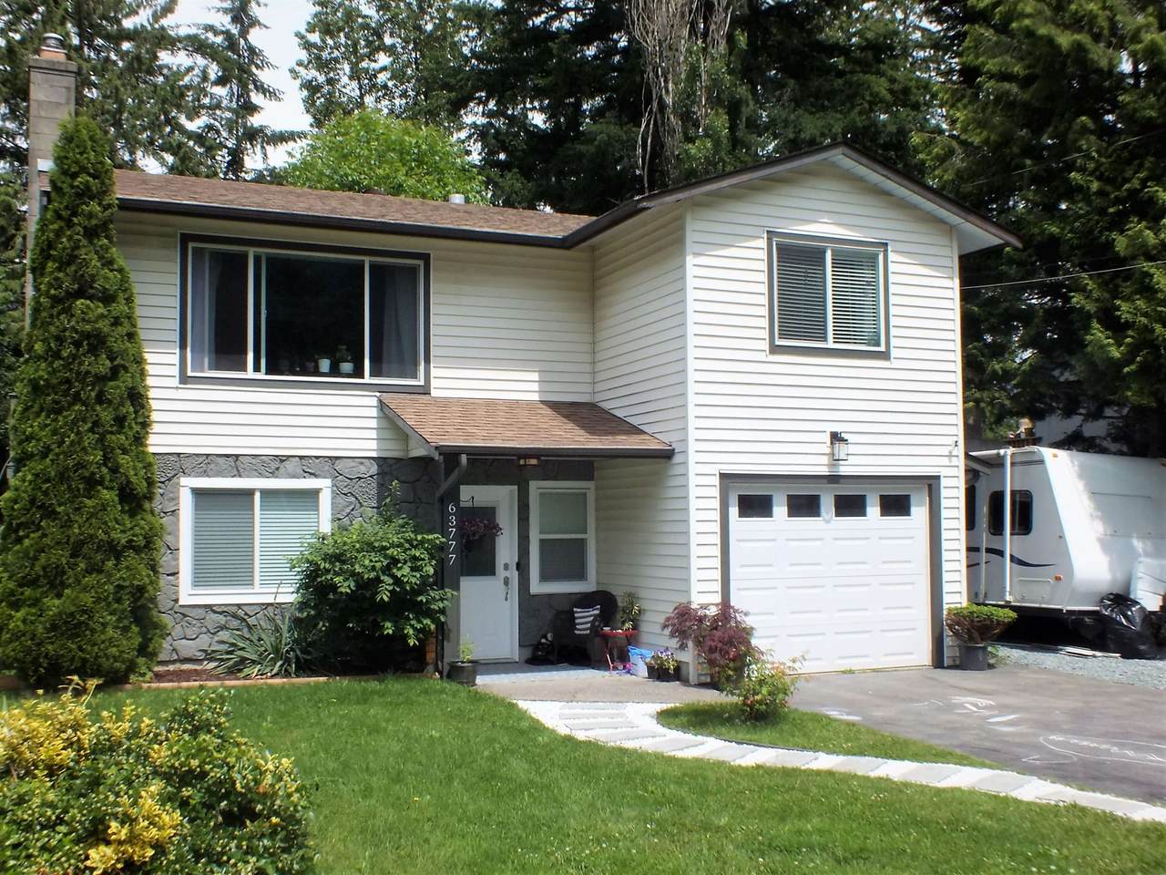 63777 Beech Avenue - Photo 1
