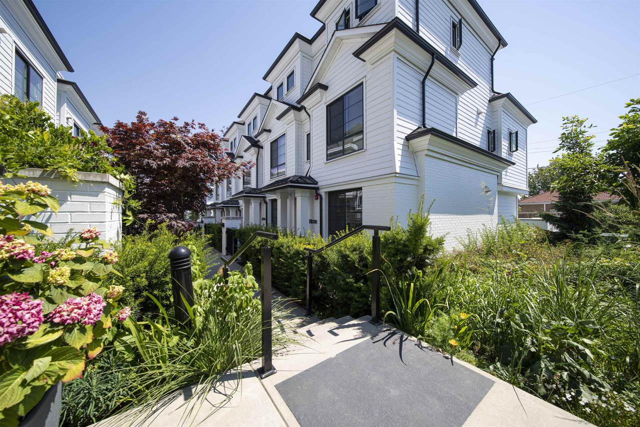 218 62ND Avenue - Photo 1