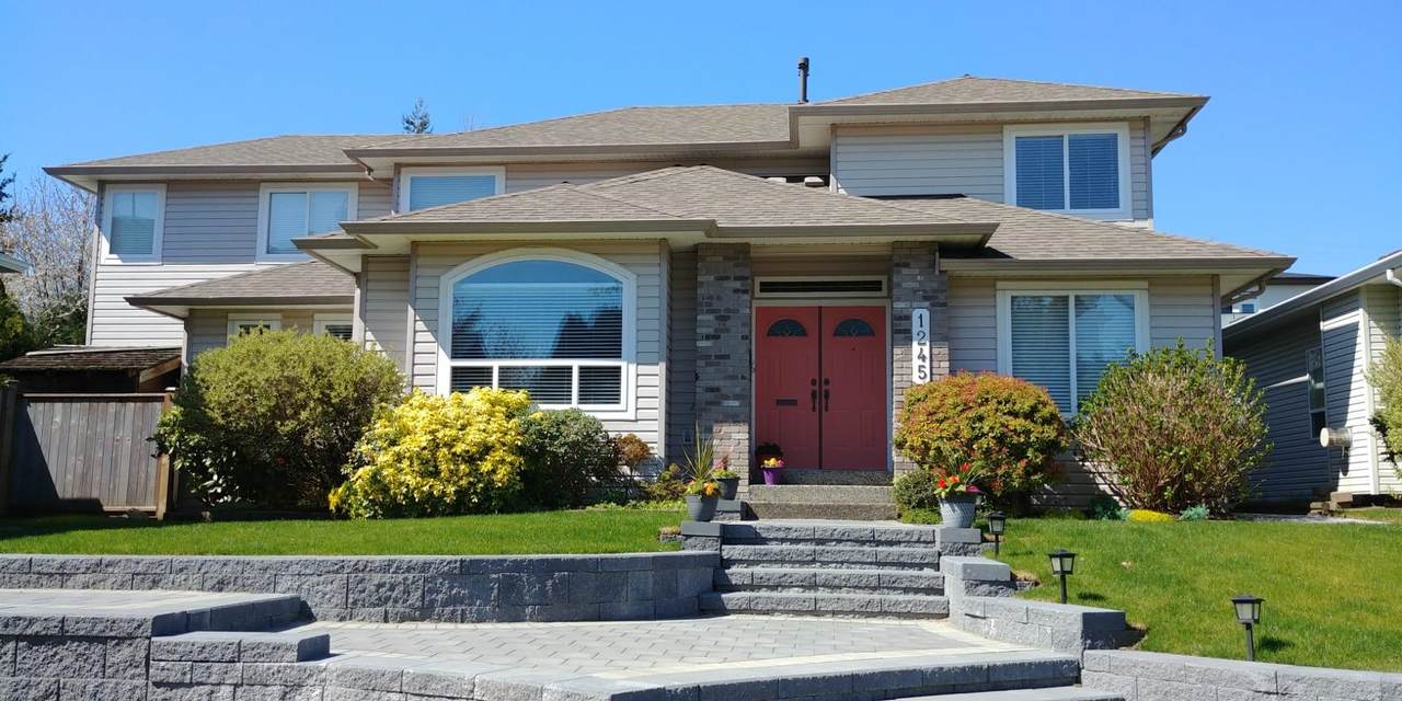 1245 160A Street - Photo 1