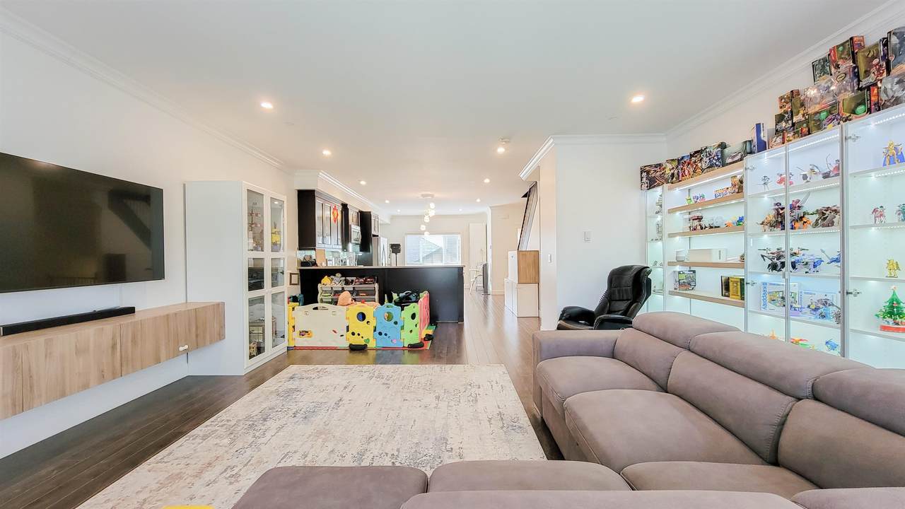 19938 70 Avenue - Photo 1