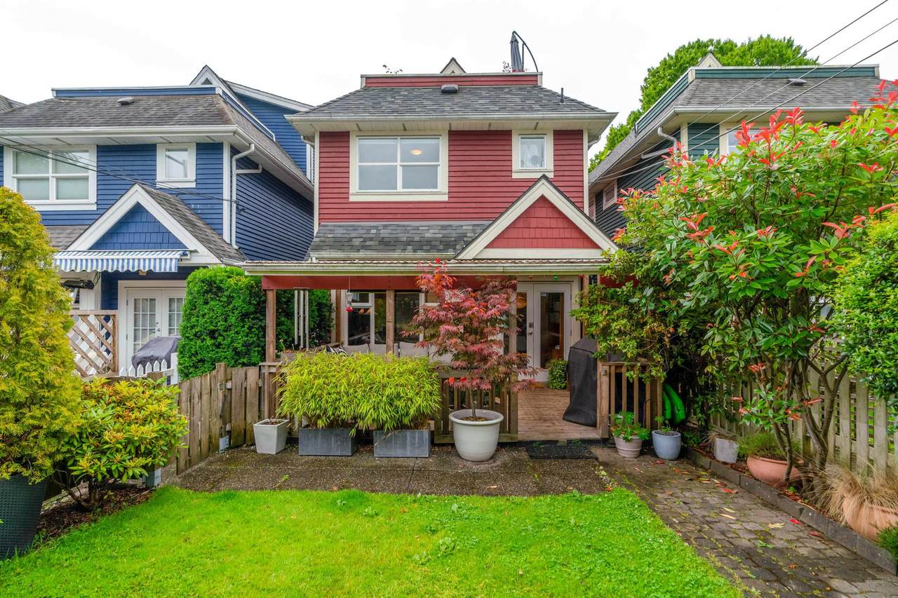 887 Prior Street - Photo 1