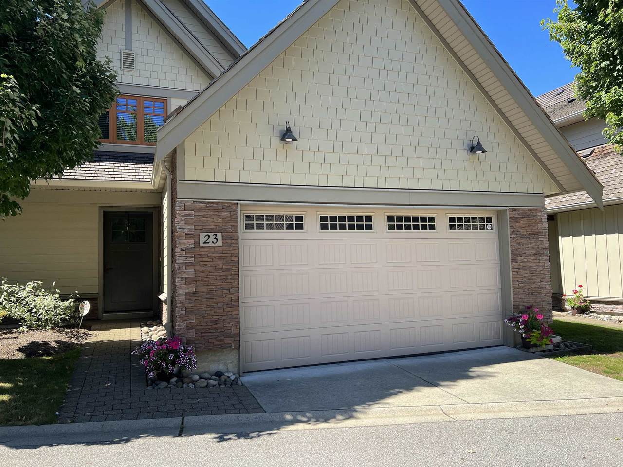 3109 161 Street - Photo 1
