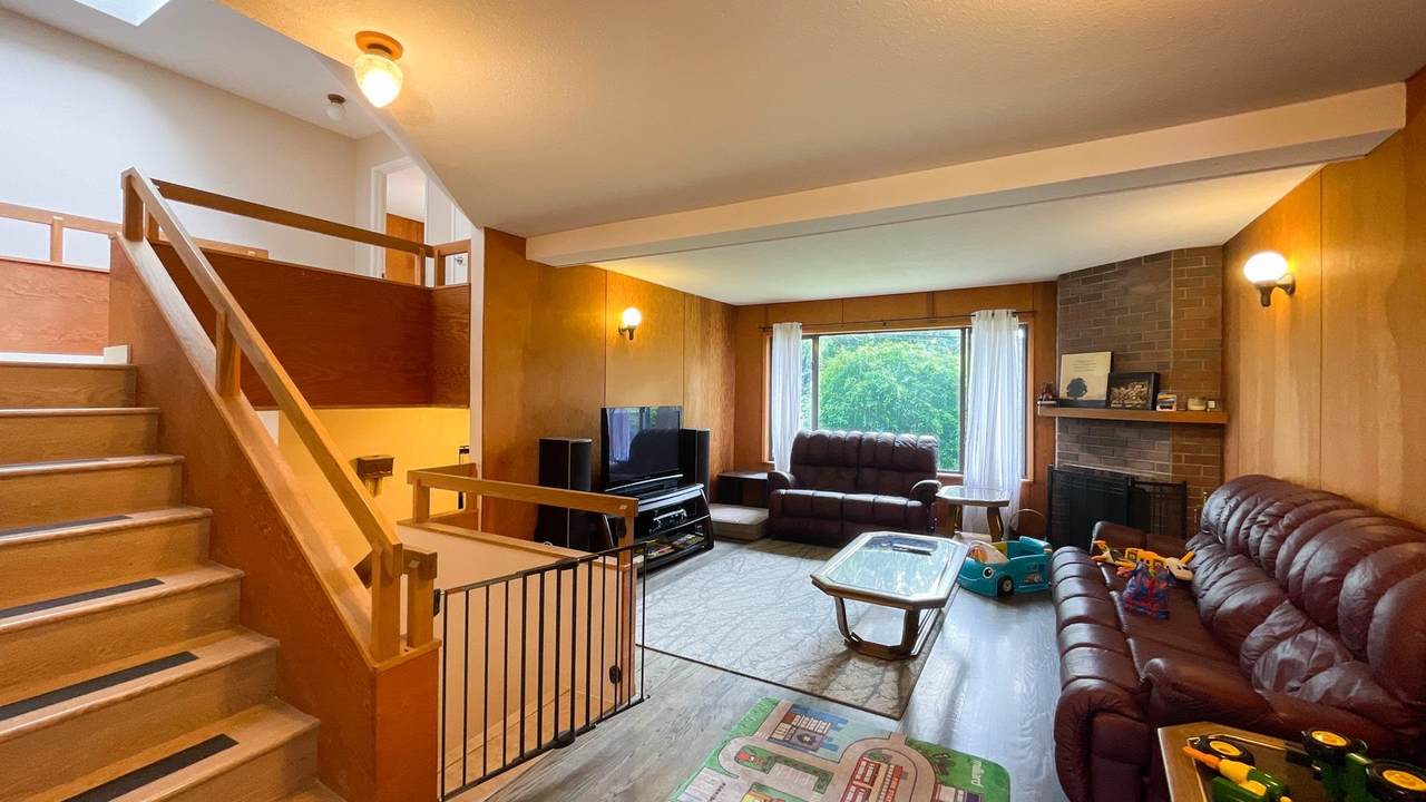 1090 Handsworth Road - Photo 1