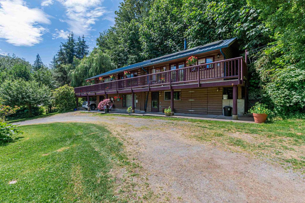 1621 Columbia Valley Road - Photo 1