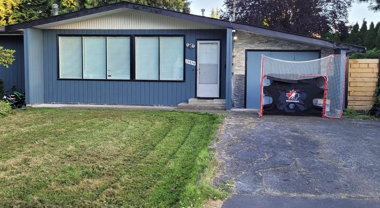 20836 52 Avenue - Photo 1
