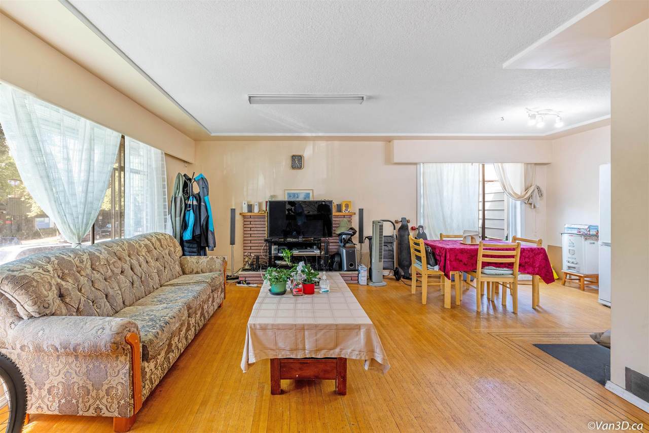 3181 54TH Avenue - Photo 1