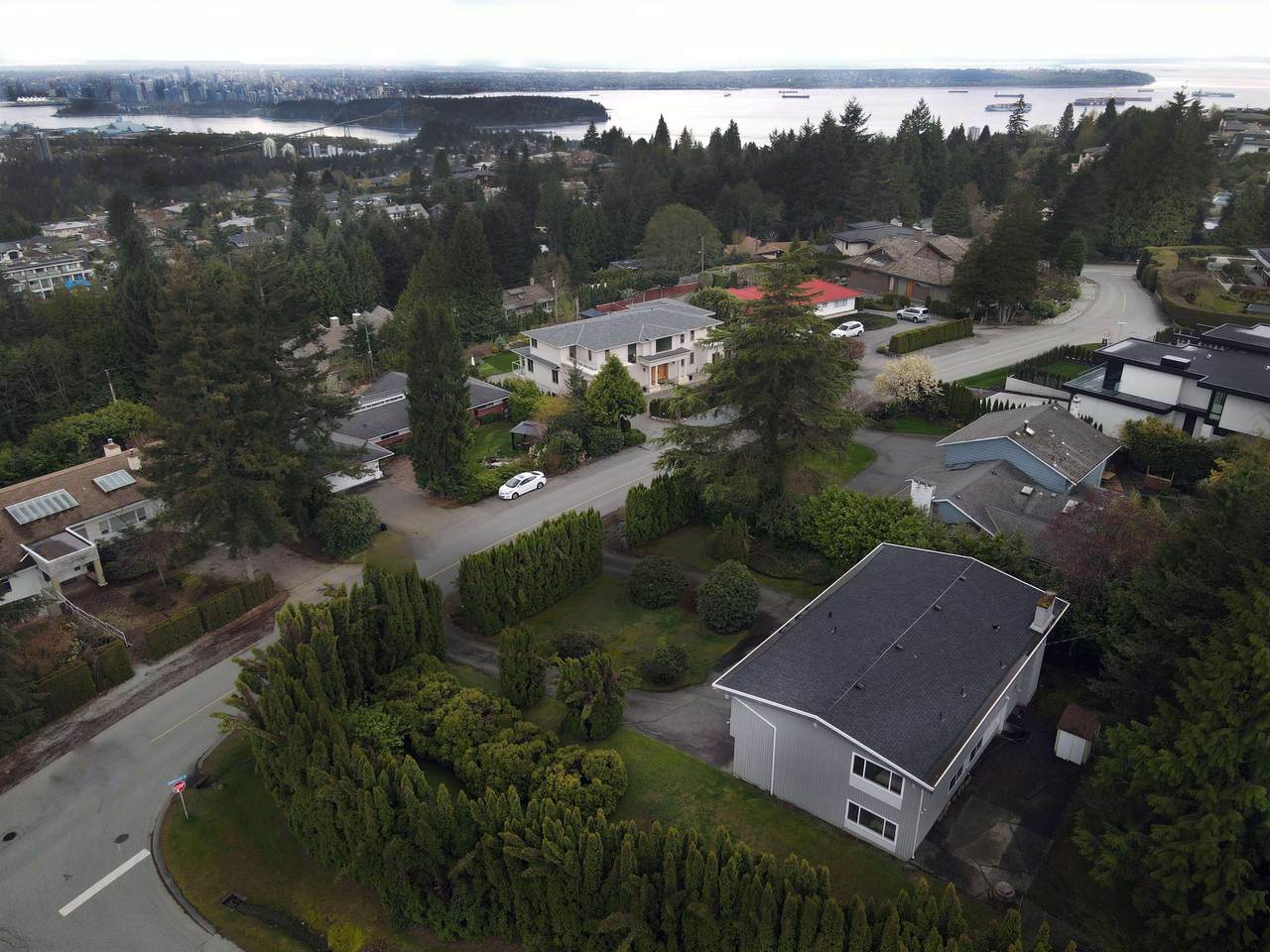 905 Greenwood Road - Photo 1