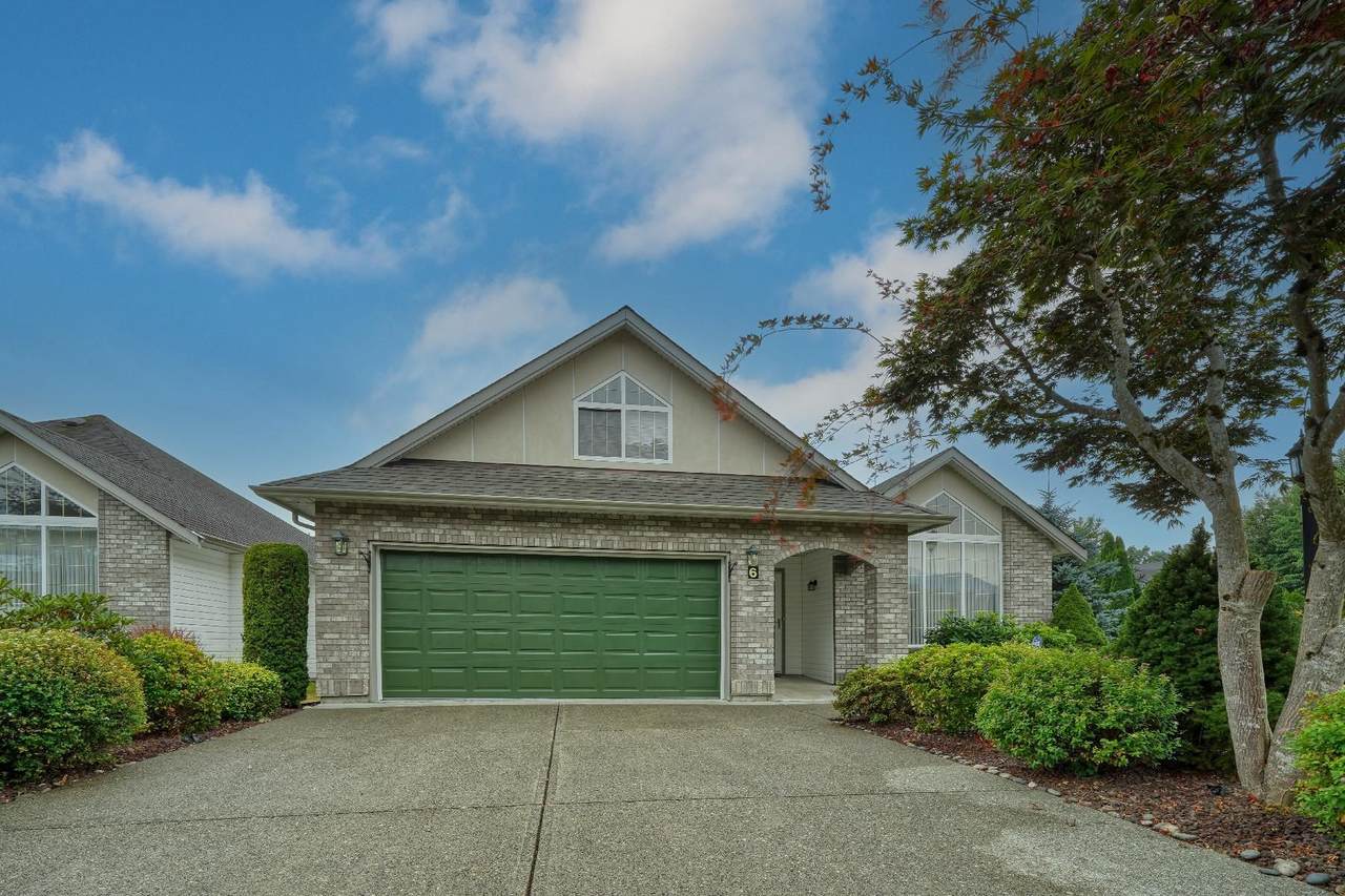 1548 Mackay Crescent - Photo 1