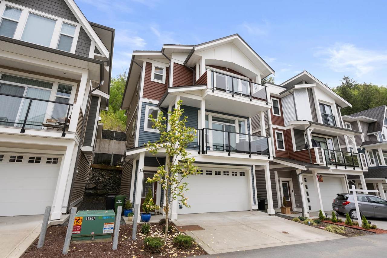 47042 Macfarlane Place - Photo 1
