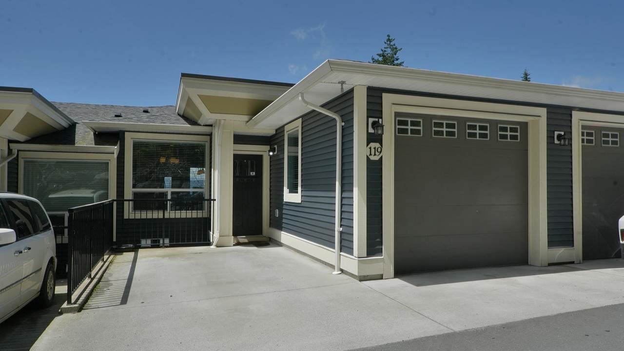 6026 Lindeman Street - Photo 1