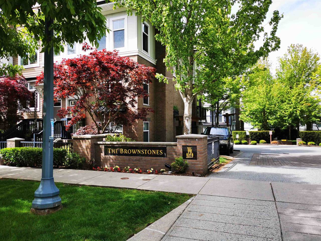 15833 26 Avenue - Photo 1