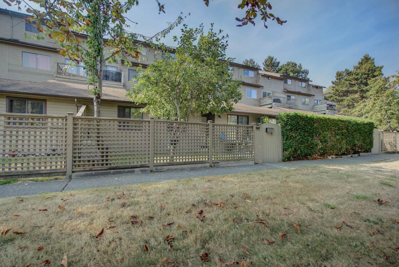 8040 Colonial Drive - Photo 1