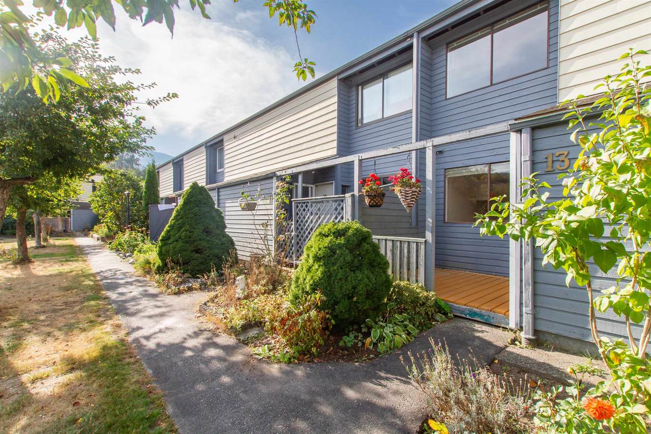 38455 Wilson Crescent - Photo 1