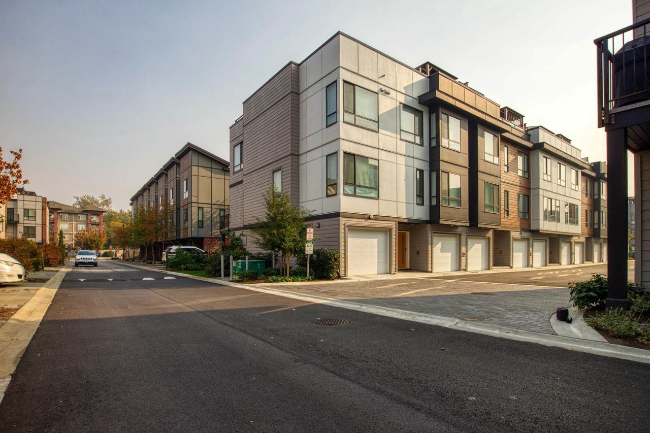 19749 55 Avenue - Photo 1