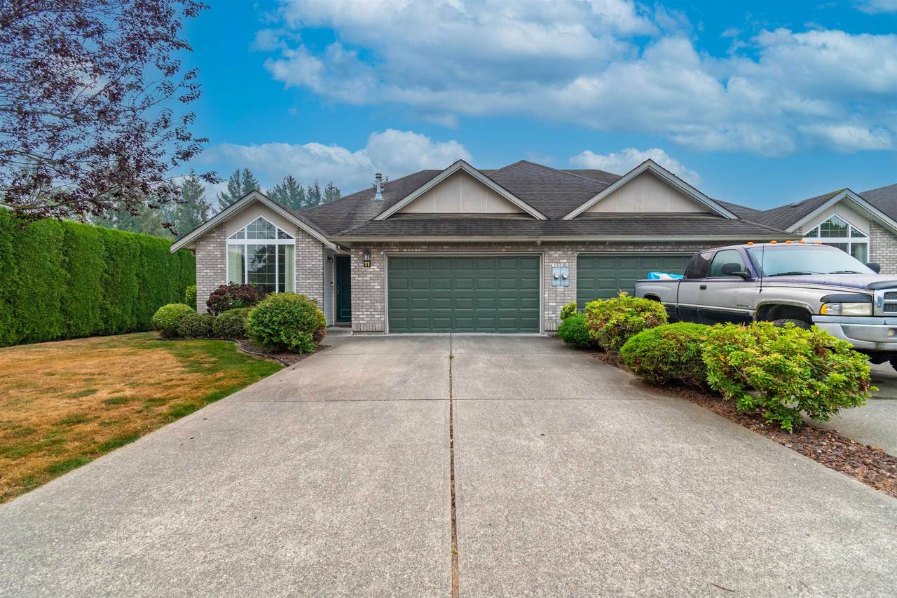 1548 Mackay Crescent - Photo 1