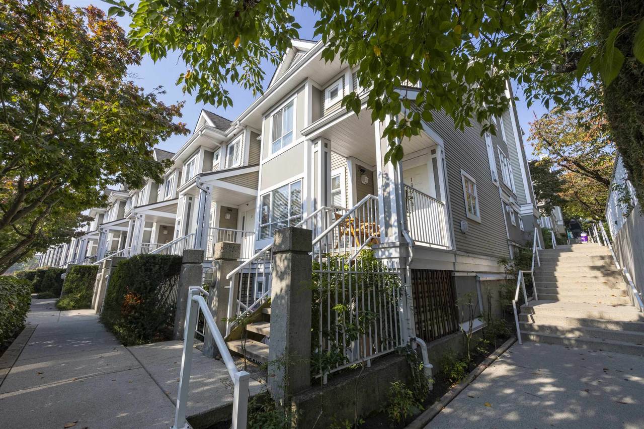 2883 Kent Avenue North - Photo 1