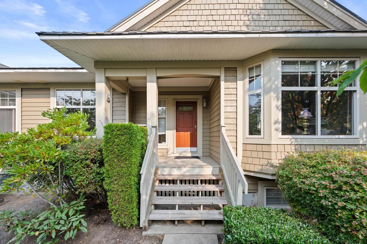 15425 Rosemary Heights Crescent - Photo 1