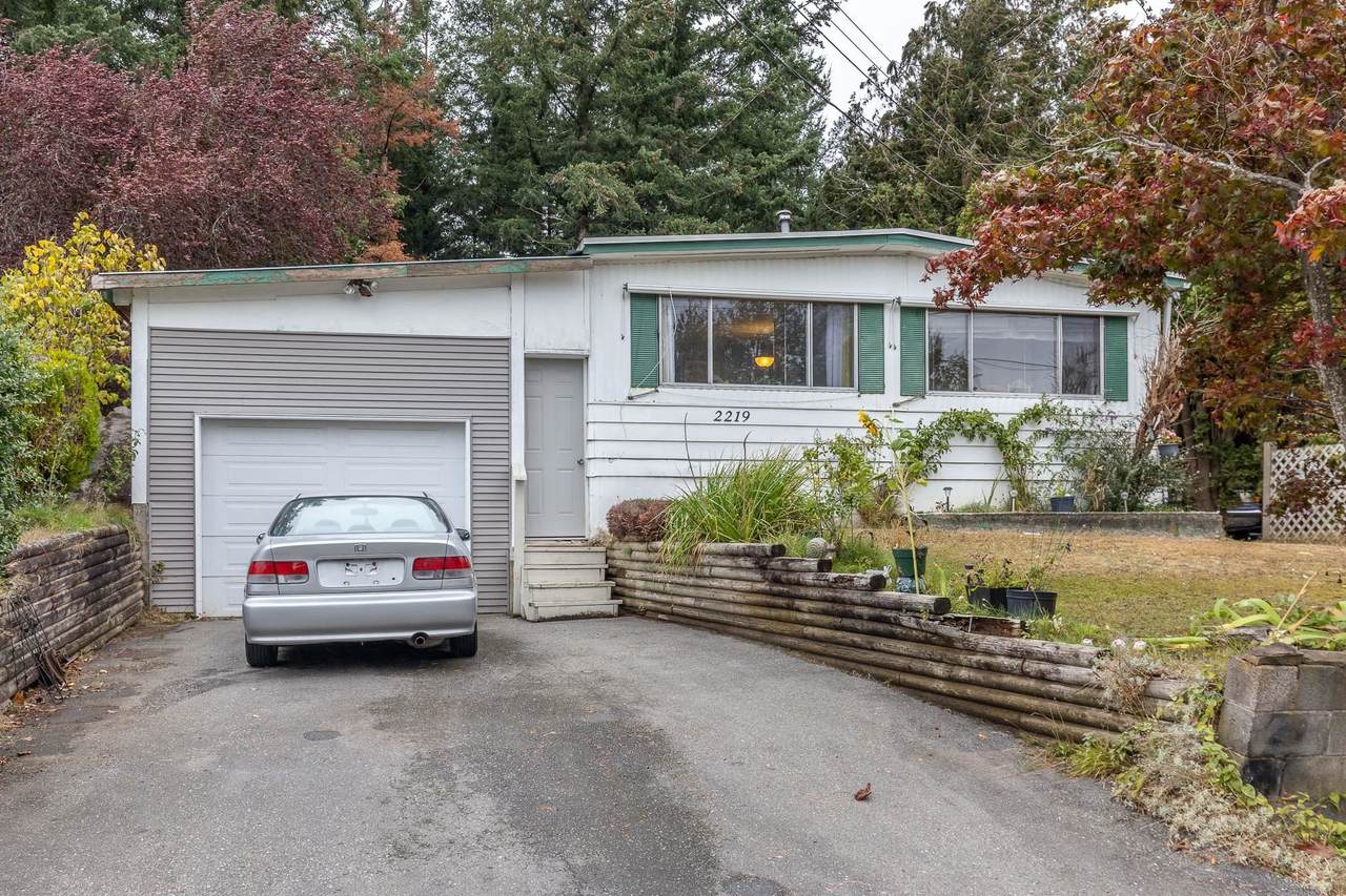 2219 Crystal Court - Photo 1