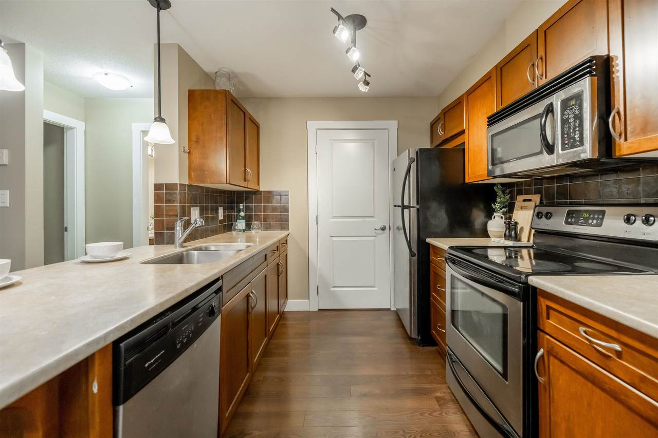 2038 Sandalwood Crescent - Photo 1