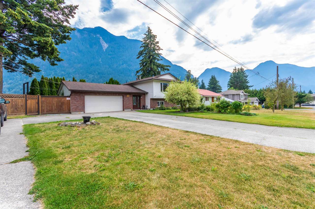 546 Fort Street - Photo 1