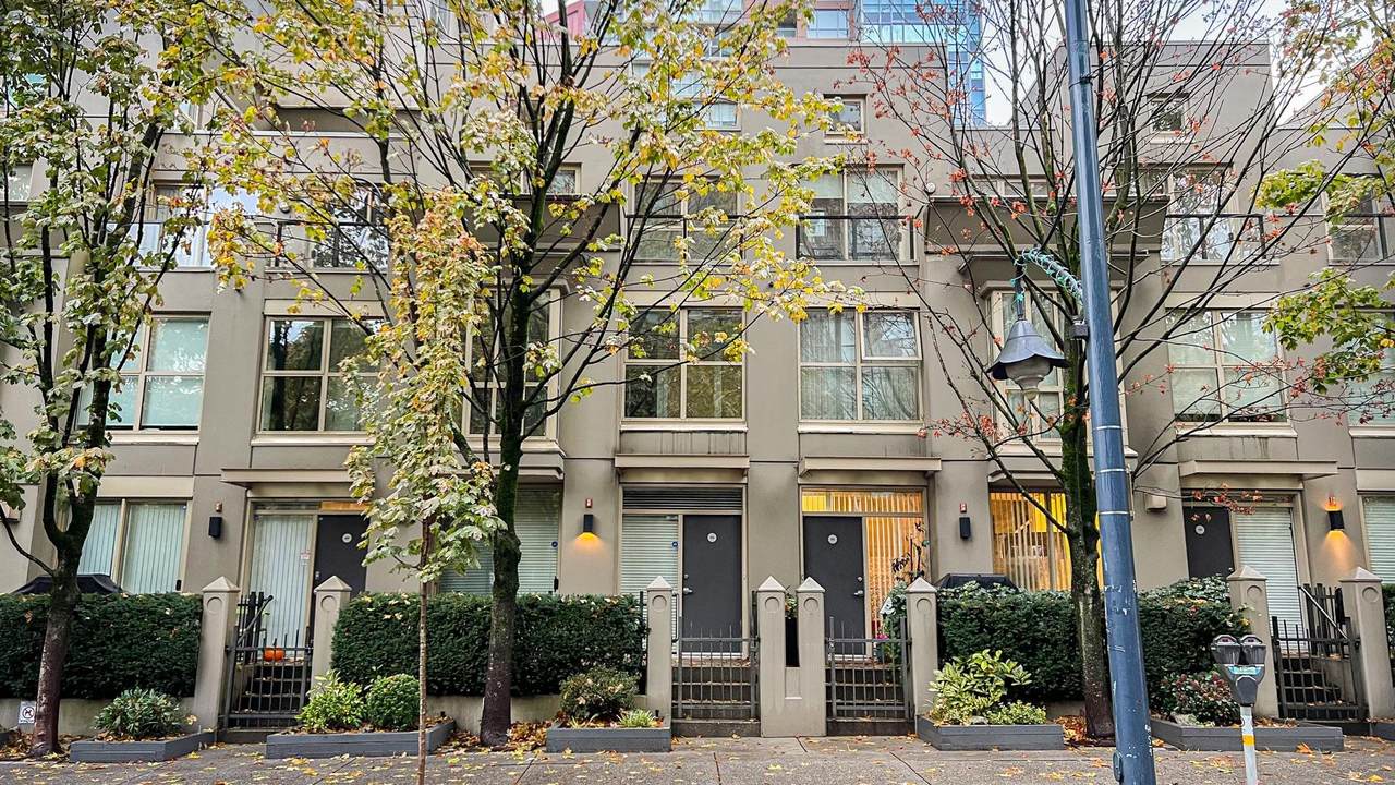 935 Richards Street - Photo 1