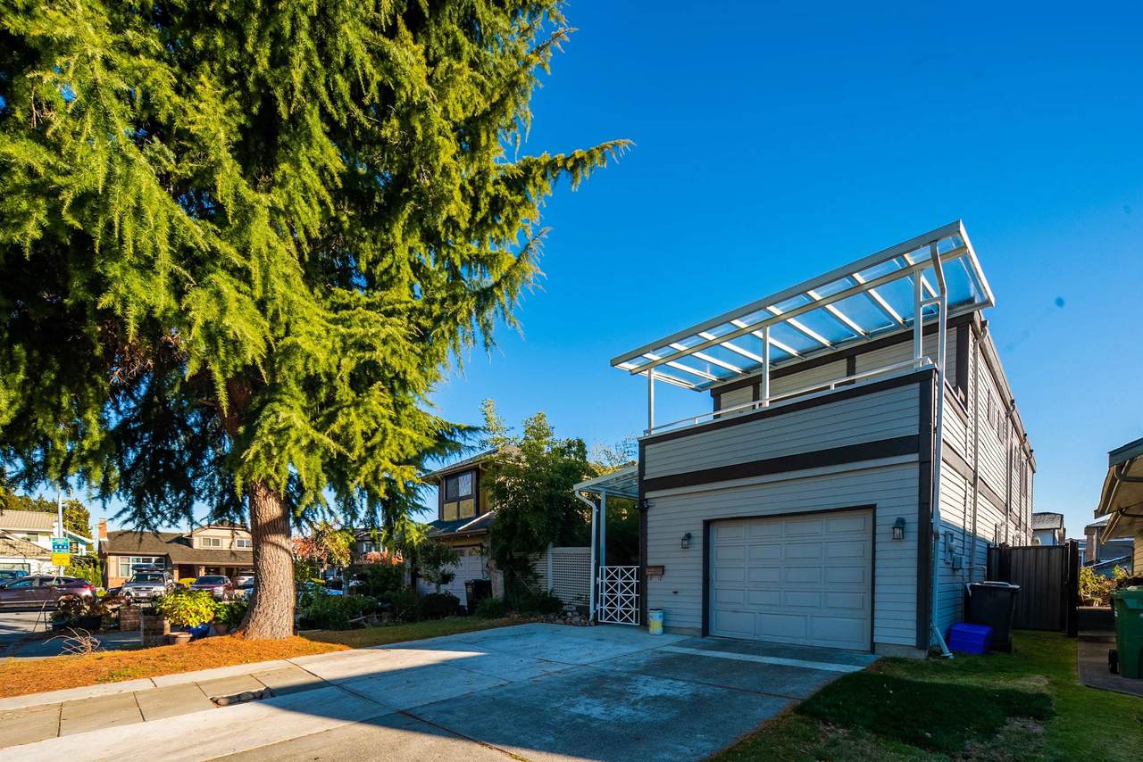 10726 Bonavista Place - Photo 1