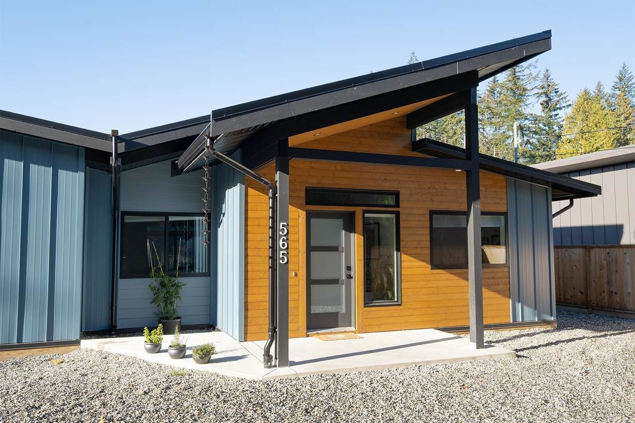 565 Veterans Road - Photo 1