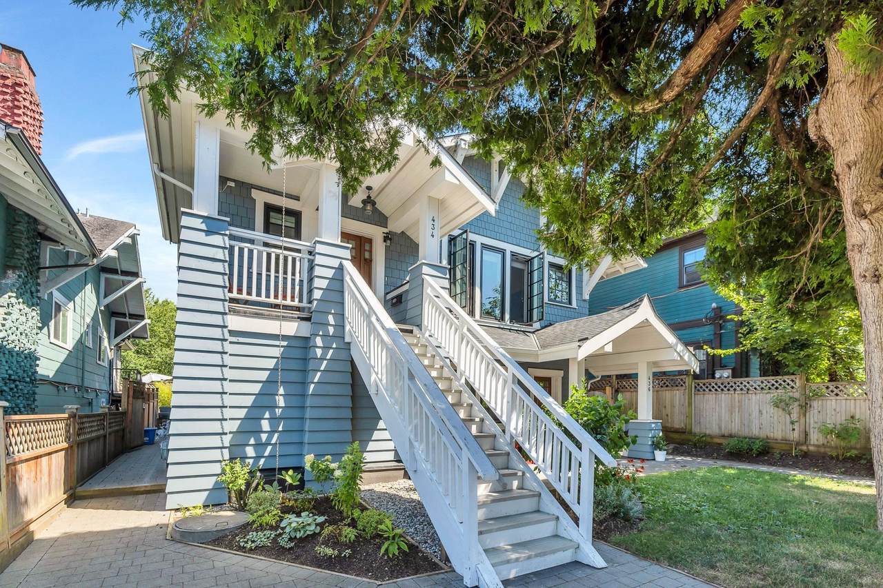 434 Lakewood Drive - Photo 1