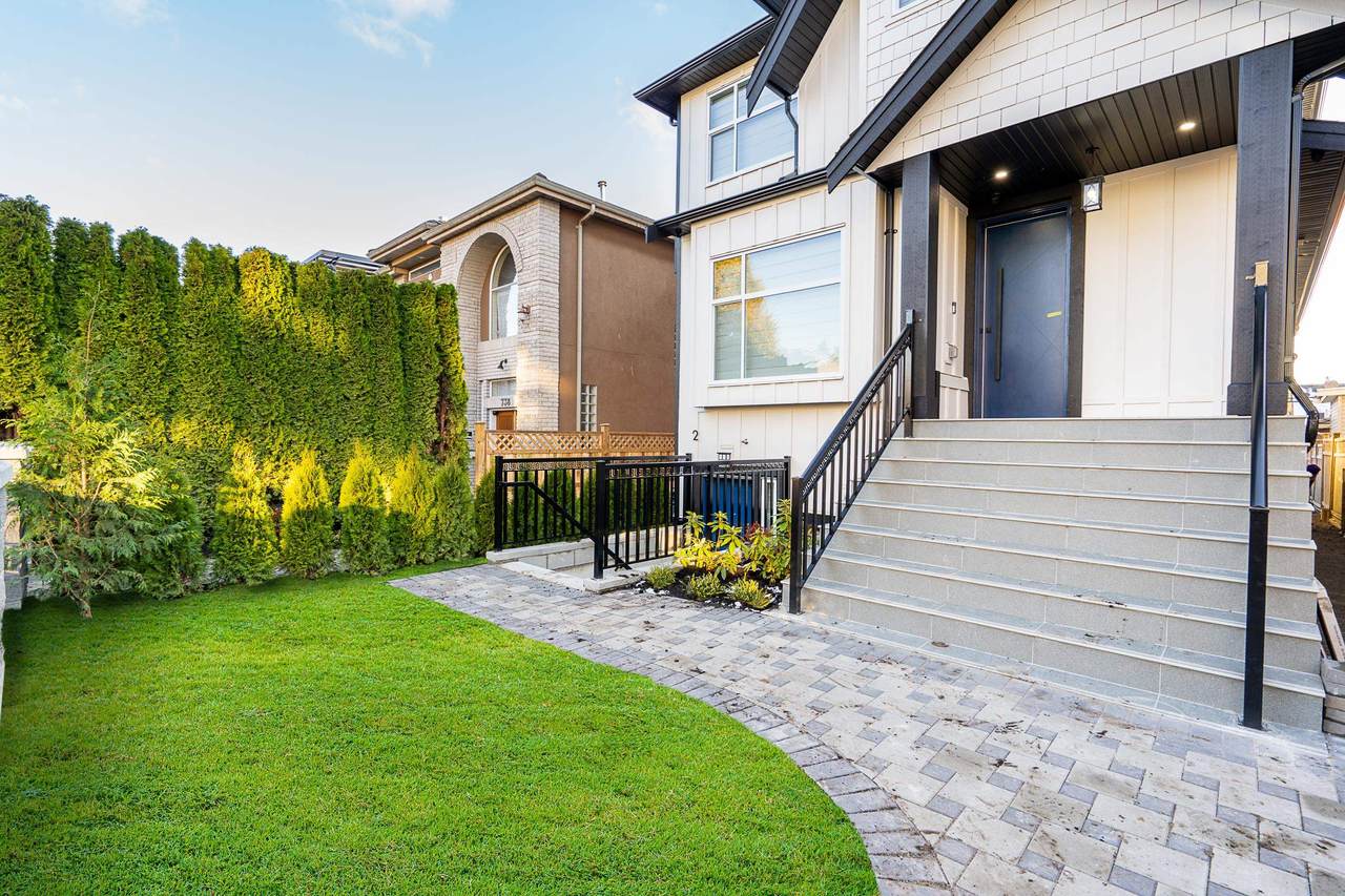 734 49TH Avenue - Photo 1