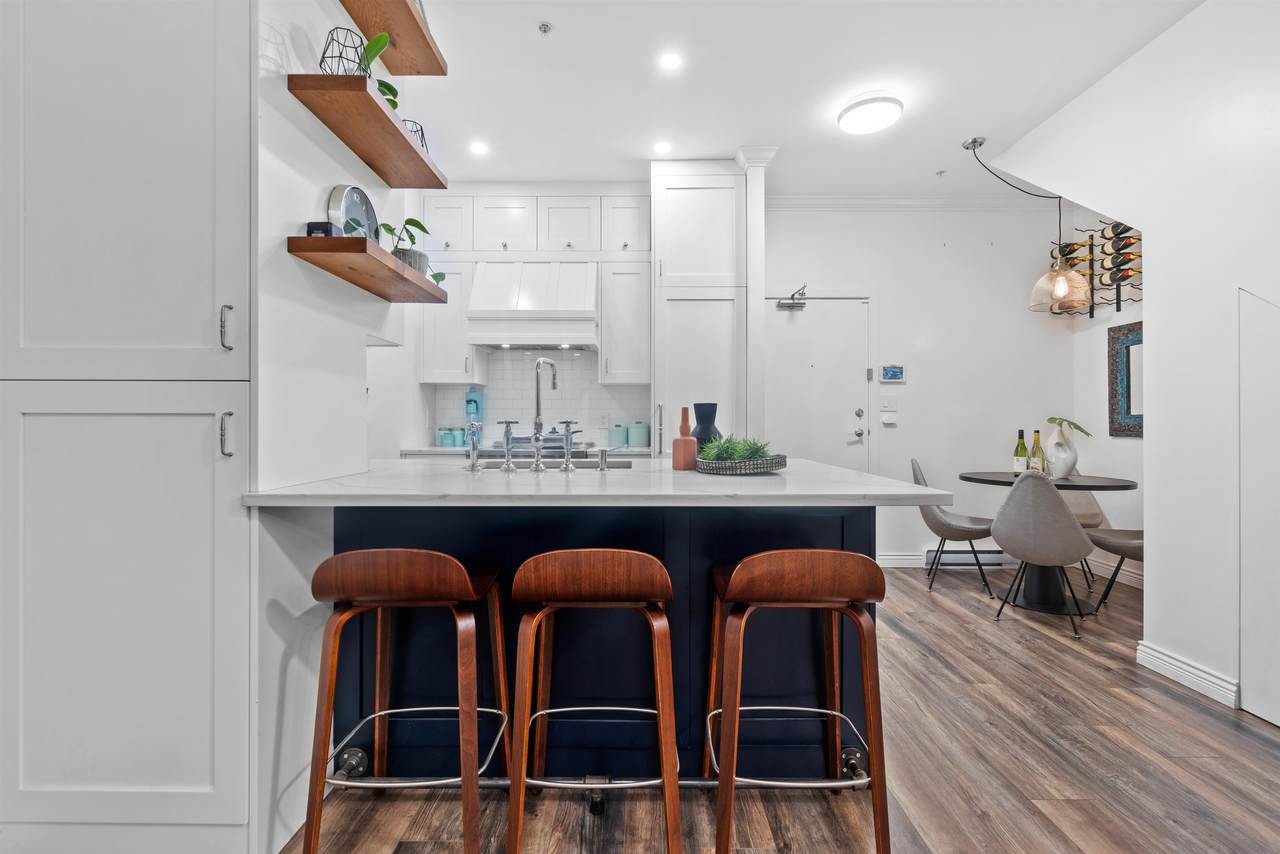 517 Drake Street - Photo 1