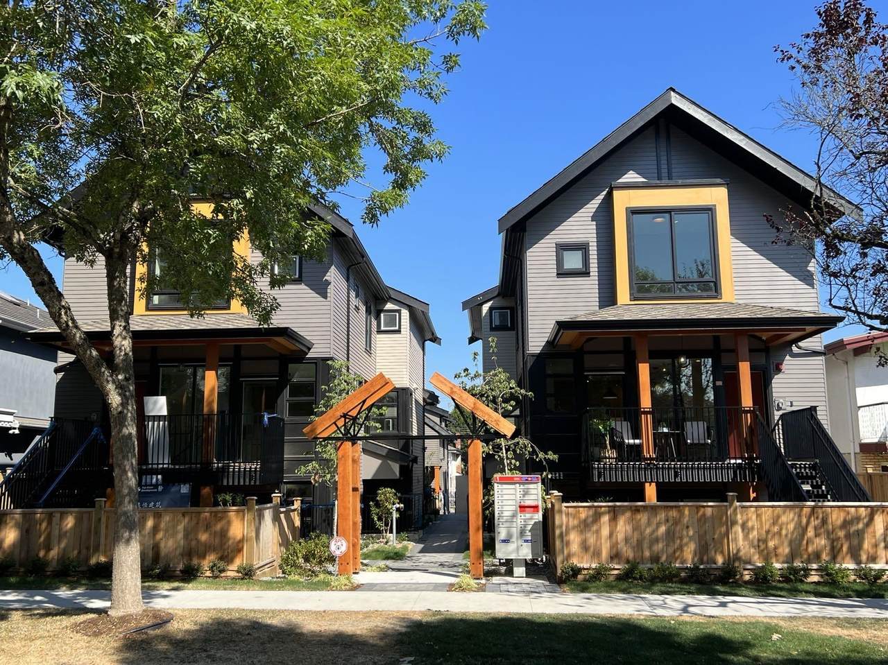 2465 40TH Avenue - Photo 1