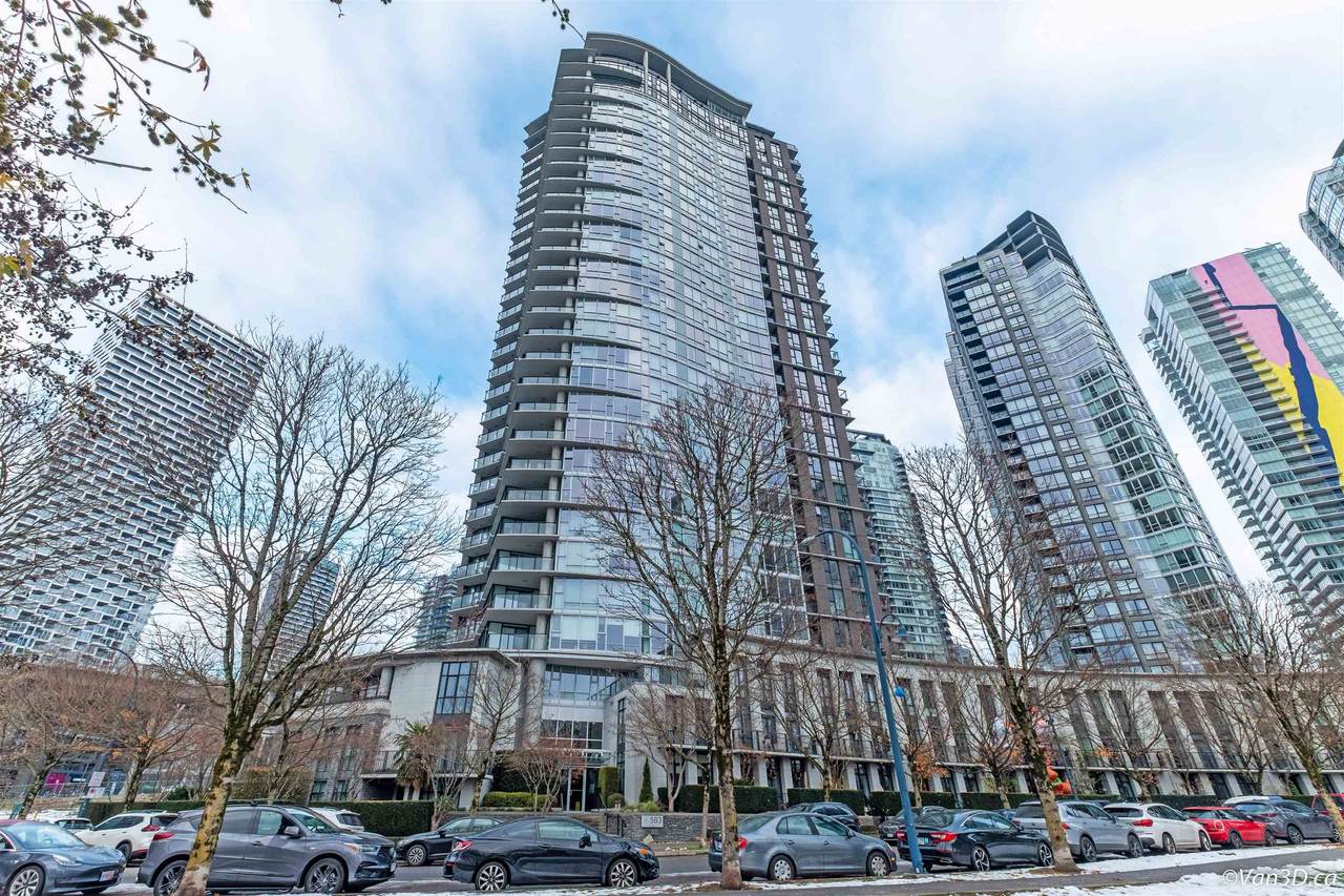 583 Beach Crescent - Photo 1