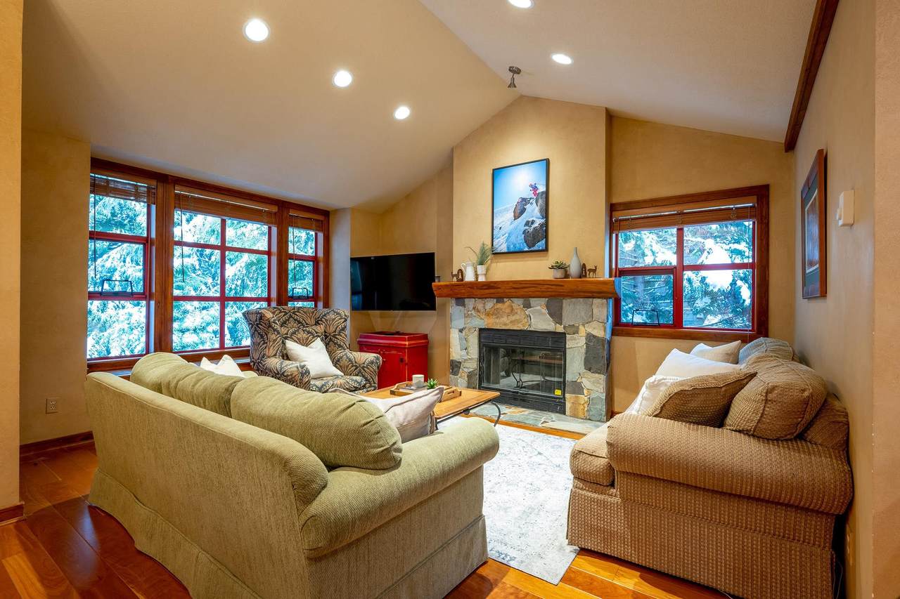 4652 Blackcomb Way - Photo 1