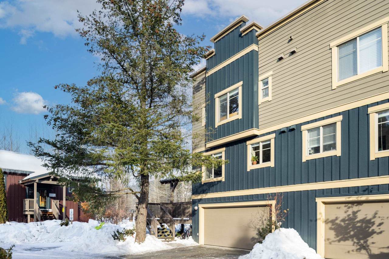 1445 Vine Road - Photo 1