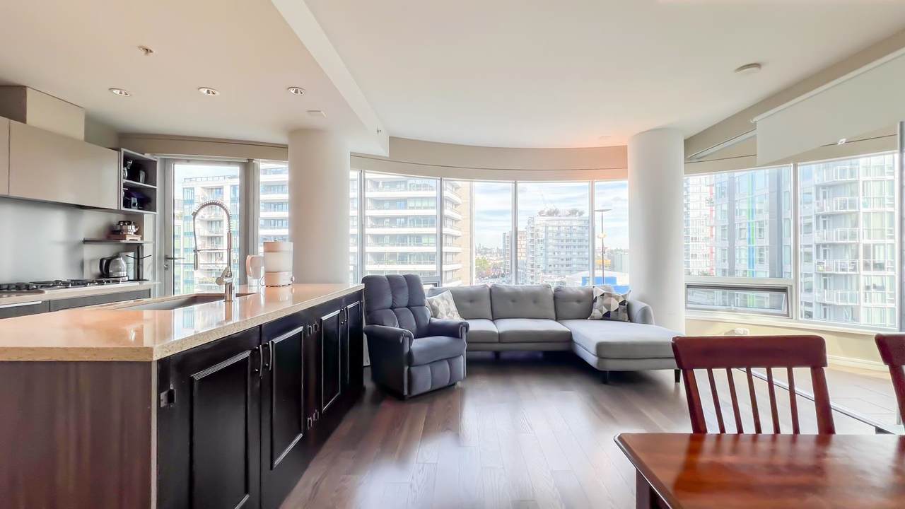 1661 Ontario Street - Photo 1