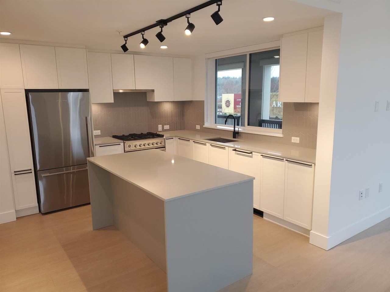 320 Ridge Street - Photo 1