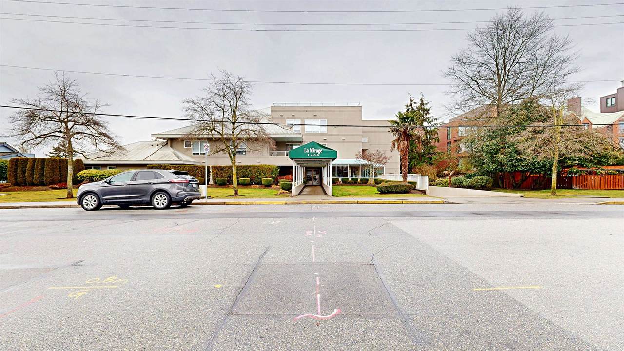 1400 View Crescent - Photo 1