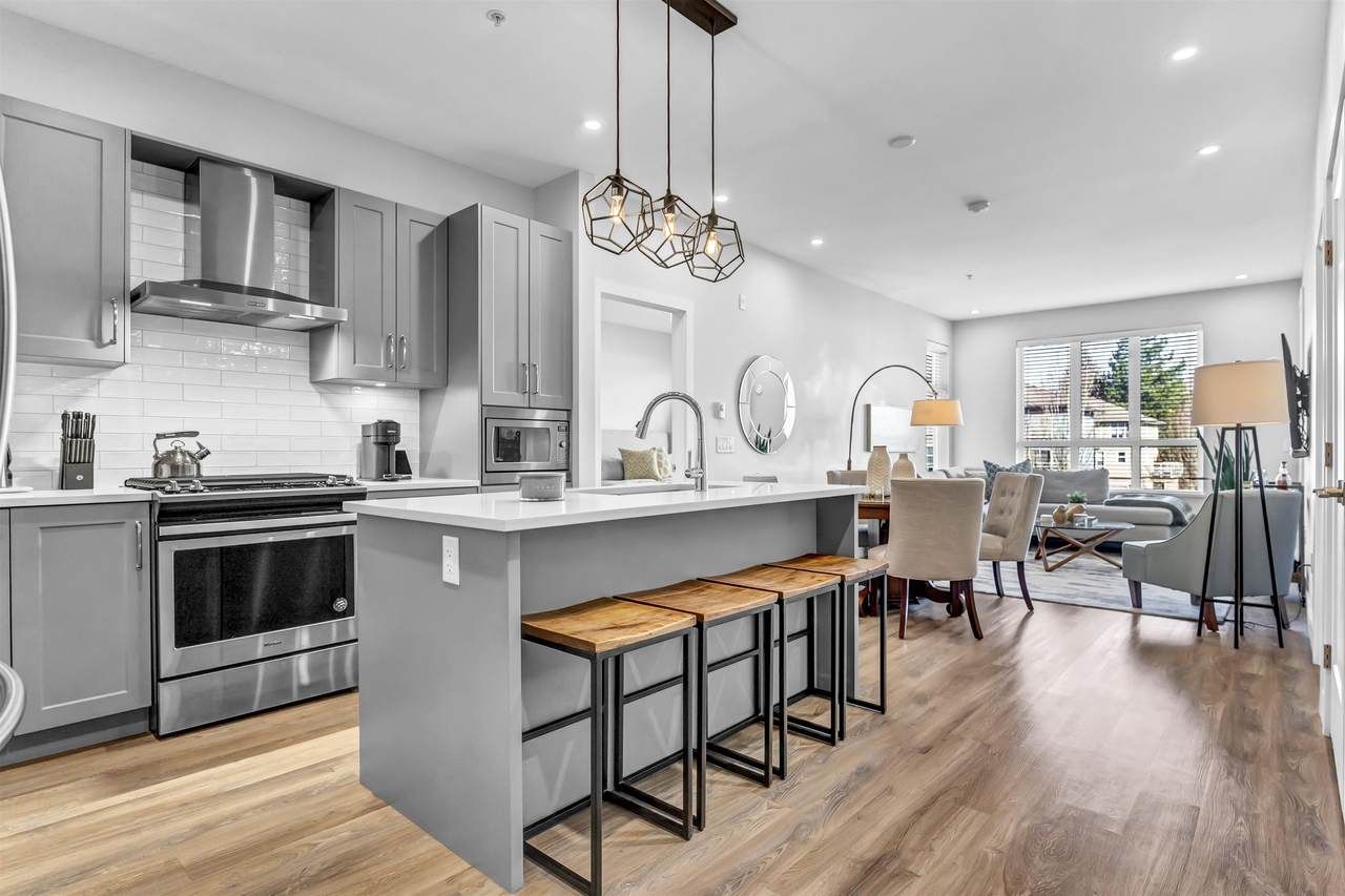 15436 31 Avenue - Photo 1