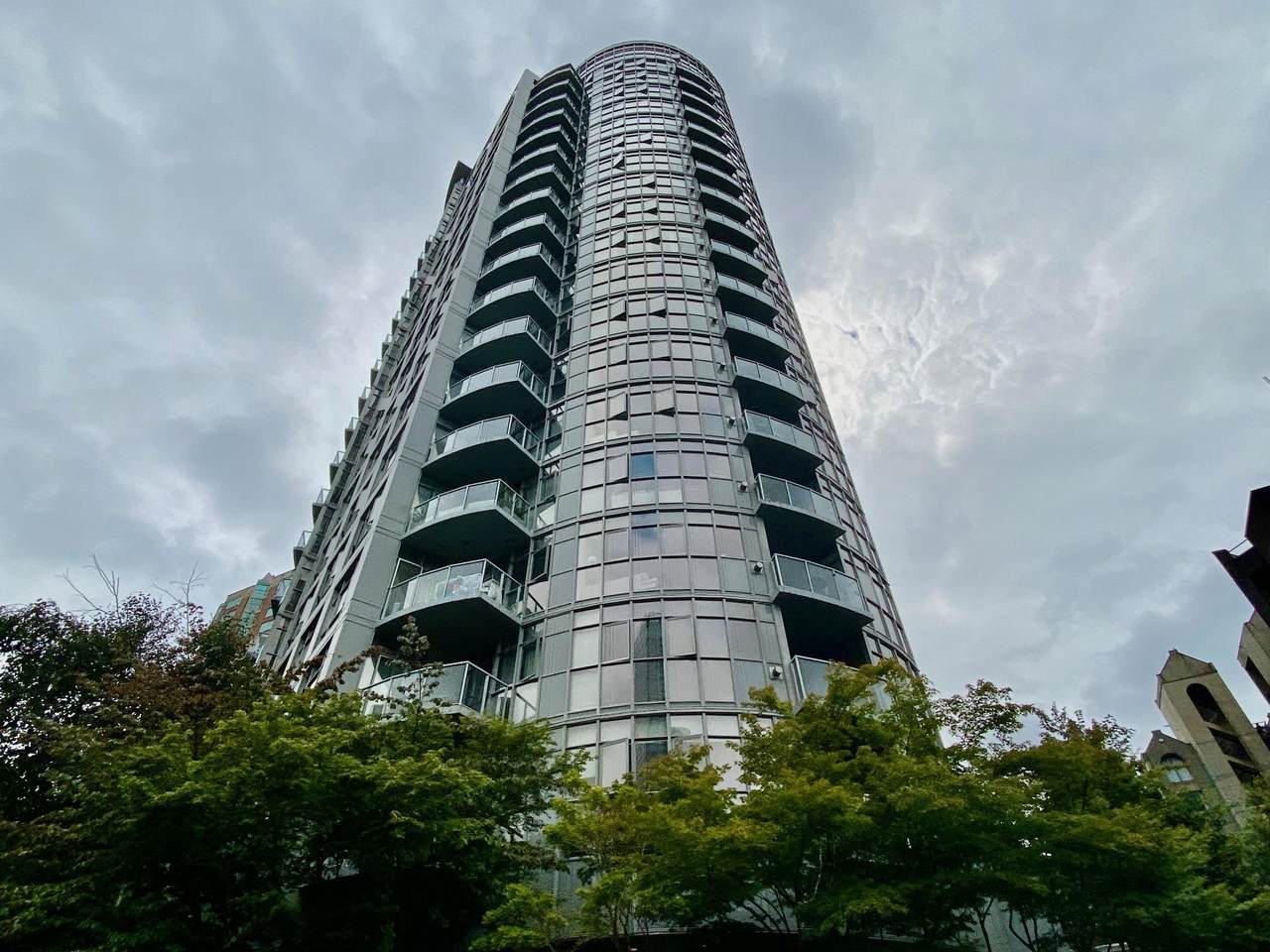 1050 Smithe Street - Photo 1