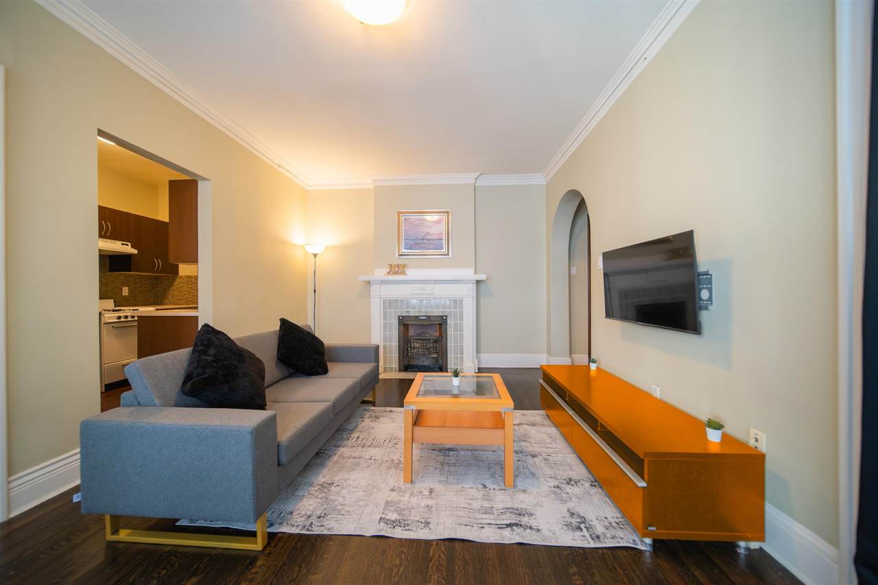 935 Jervis Street - Photo 1