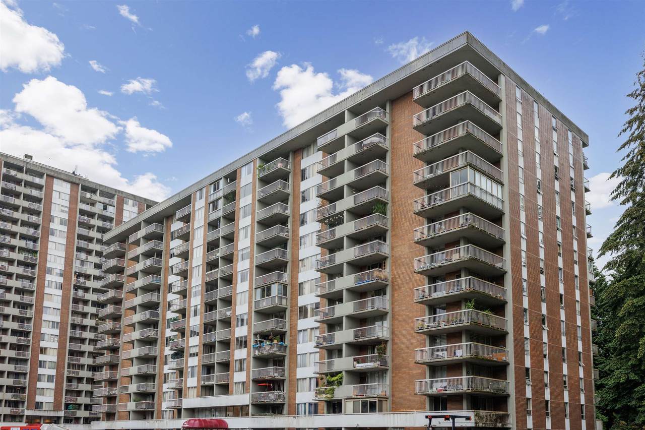 2012 Fullerton Avenue - Photo 1
